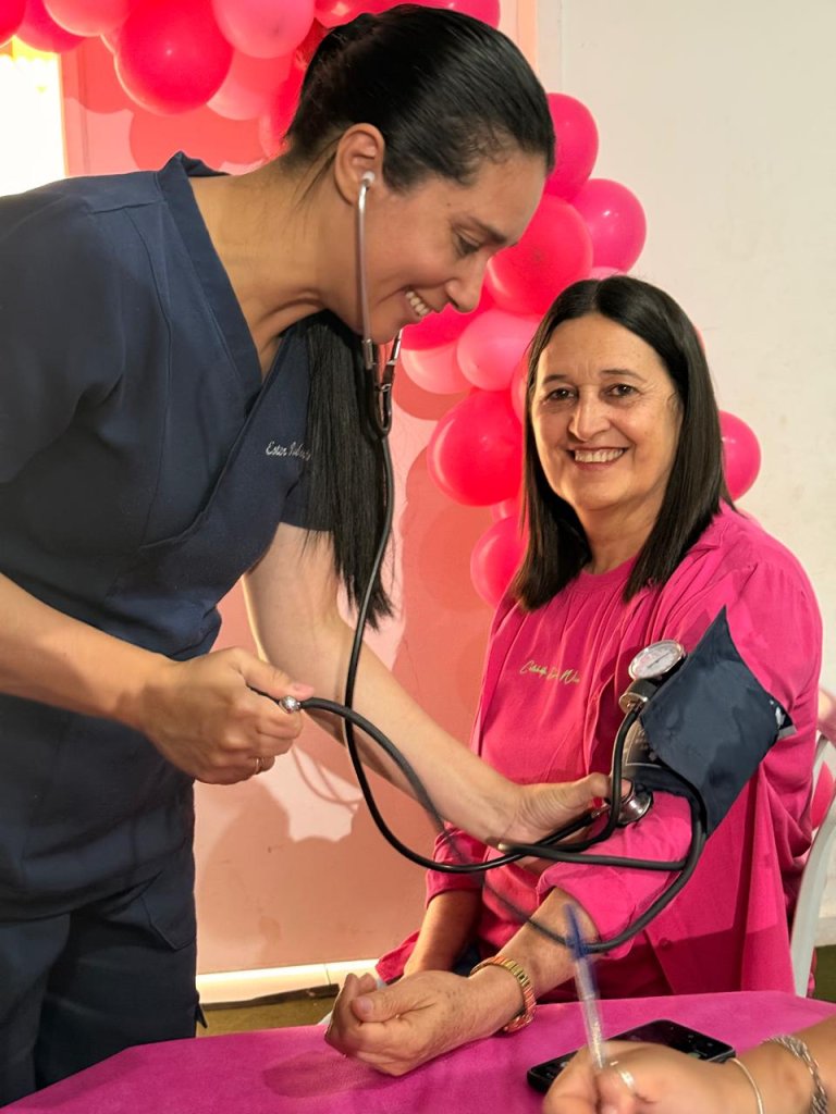 Hiperdia promove orientações sobre saúde da mulher durante o Outubro Rosa.